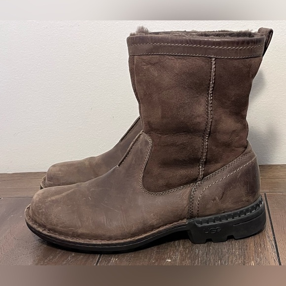 UGG Hartsville Brown Boots Mens size 9 - Picture 1 of 11